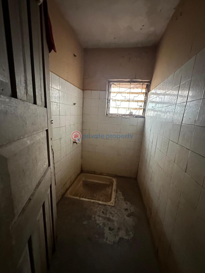 2 bedroom Block Of Flats For Sale Jankata Akala Express Ibadan Oyo - 10