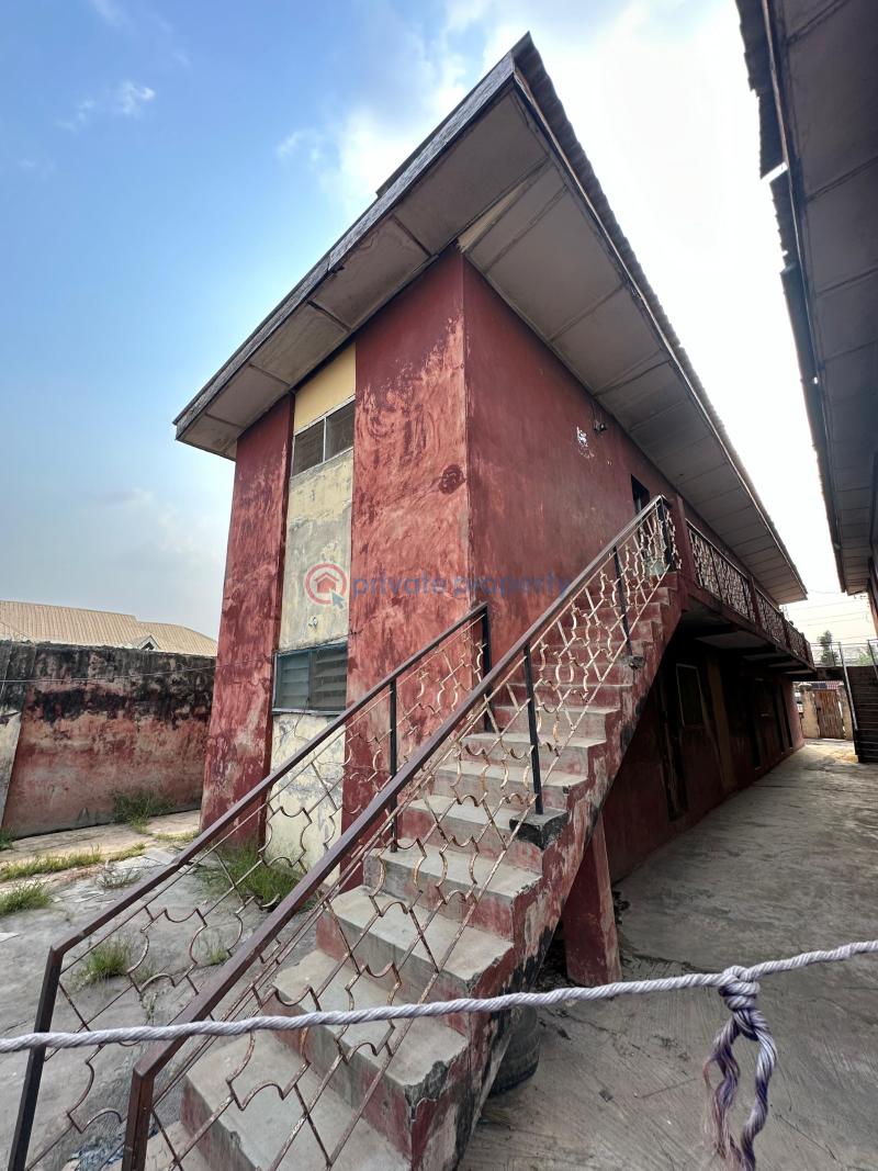 2 bedroom Block Of Flats For Sale Jankata Akala Express Ibadan Oyo - 2