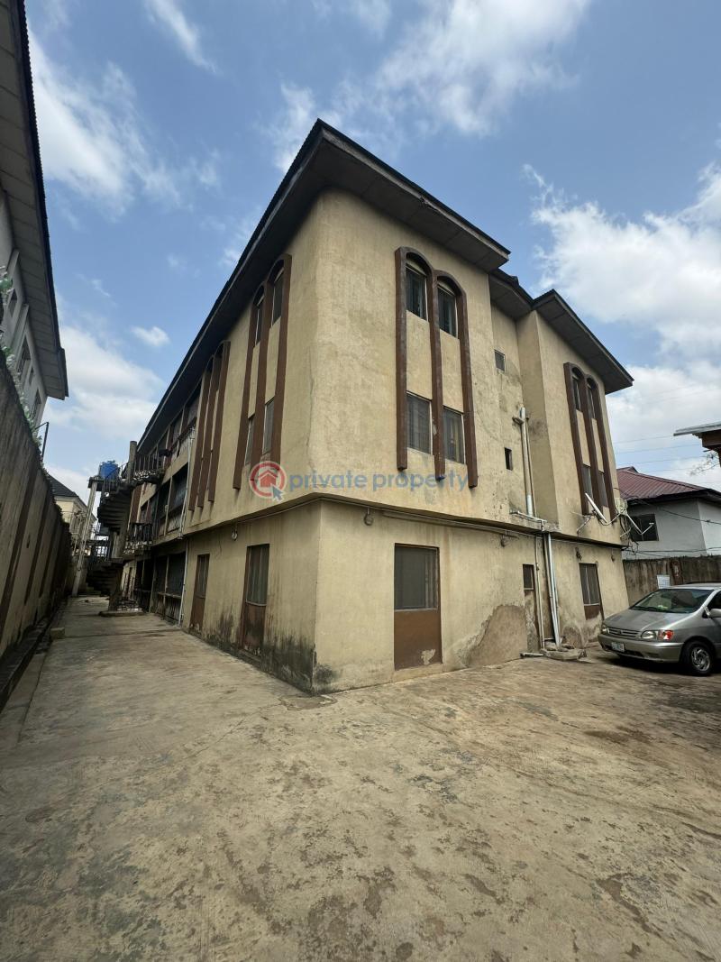 3 bedroom Block Of Flats For Sale Berger Ojodu Lagos - 0