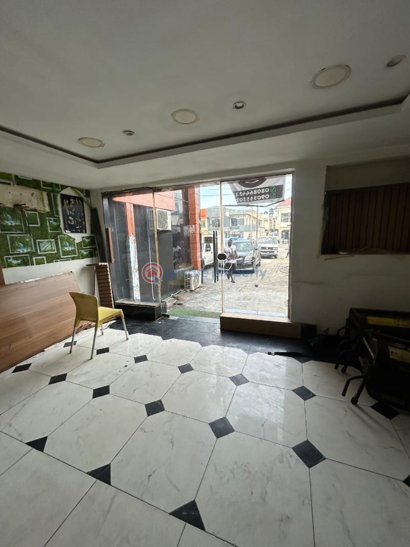 Mall/Complex/Plaza For Rent Lekki Phase 1 Lagos - 1