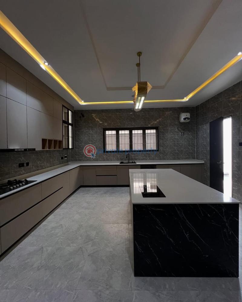 6 bedroom Detached Duplex For Sale Guzape Main Guzape Abuja Phase 1  - 4