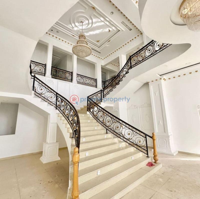 6 bedroom Detached Duplex For Sale Guzape Abuja Phase 1  - 2