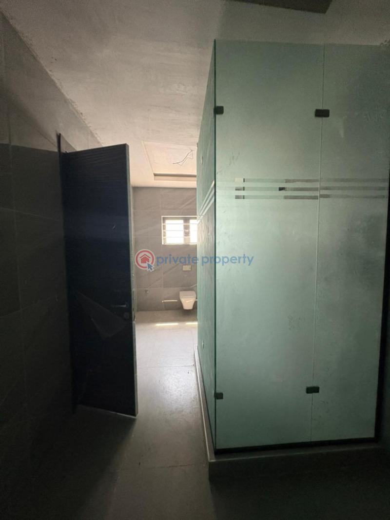 7 bedroom House For Sale Lekki Lagos - 3