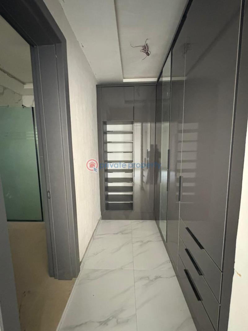 7 bedroom House For Sale Lekki Lagos - 11