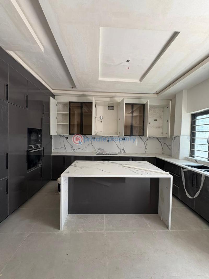 7 bedroom House For Sale Lekki Lagos - 2