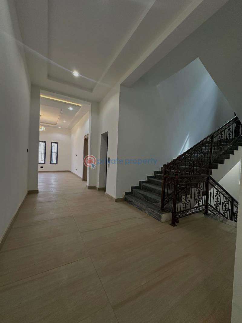 7 bedroom Detached Duplex For Sale Guzape Abuja Phase 1  - 4