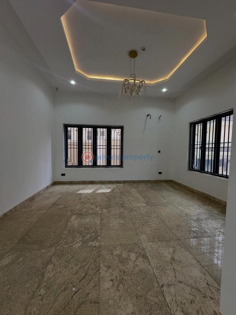 7 bedroom Detached Duplex For Sale Guzape Abuja Phase 1  - 2