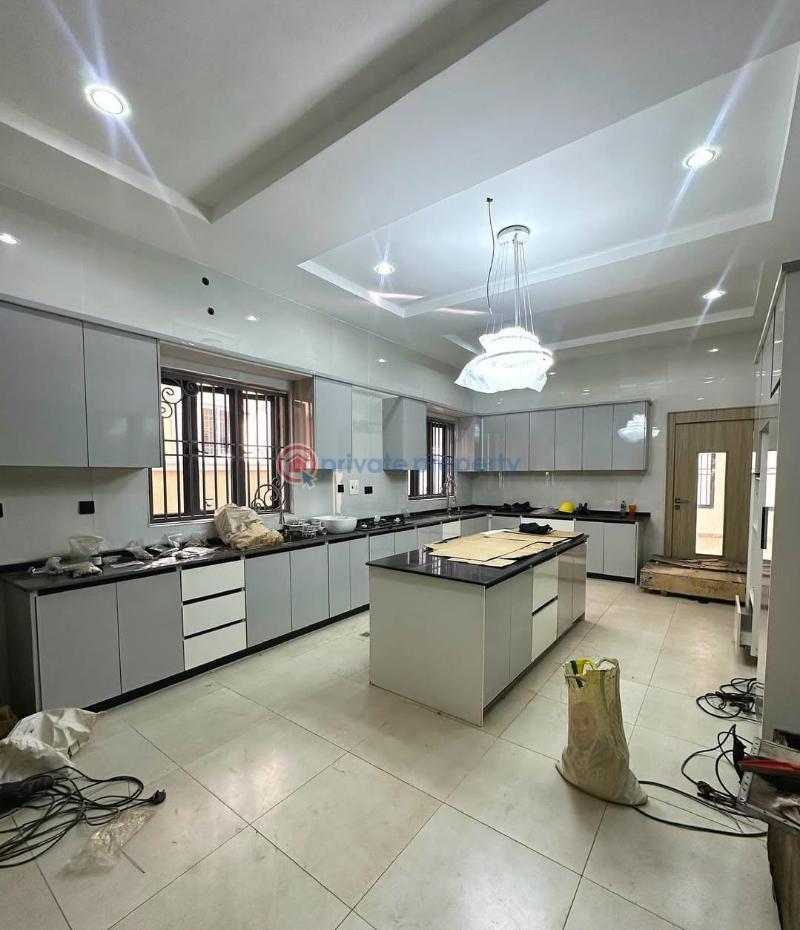 7 bedroom Detached Duplex For Sale Guzape Abuja Phase 1  - 3