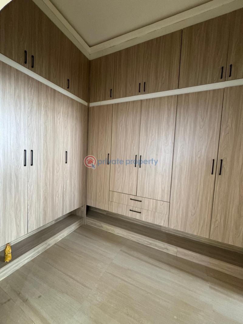 7 bedroom Detached Duplex For Sale Guzape Abuja Phase 1  - 5