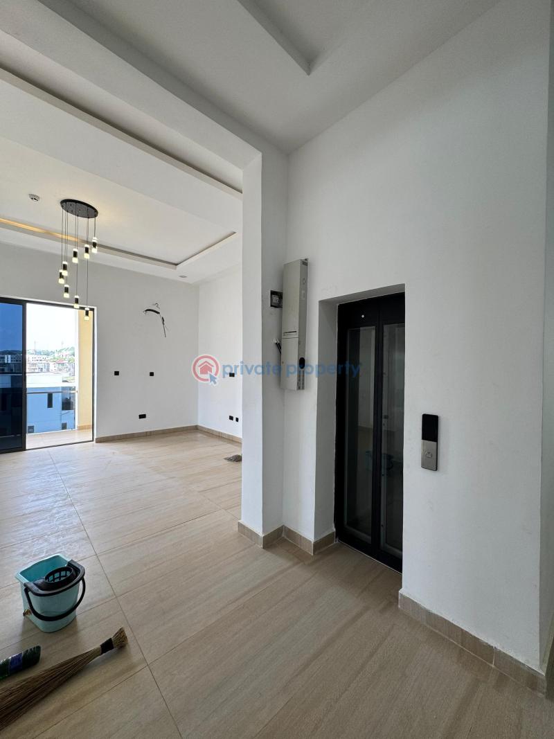 7 bedroom Detached Duplex For Sale Guzape Abuja Phase 1  - 13