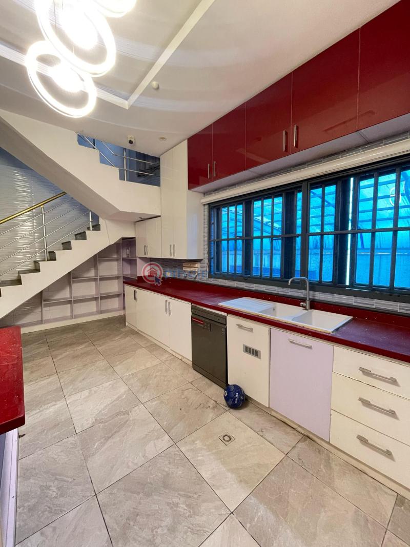 7 bedroom Detached Duplex For Sale Osapa Lekki Lagos - 11