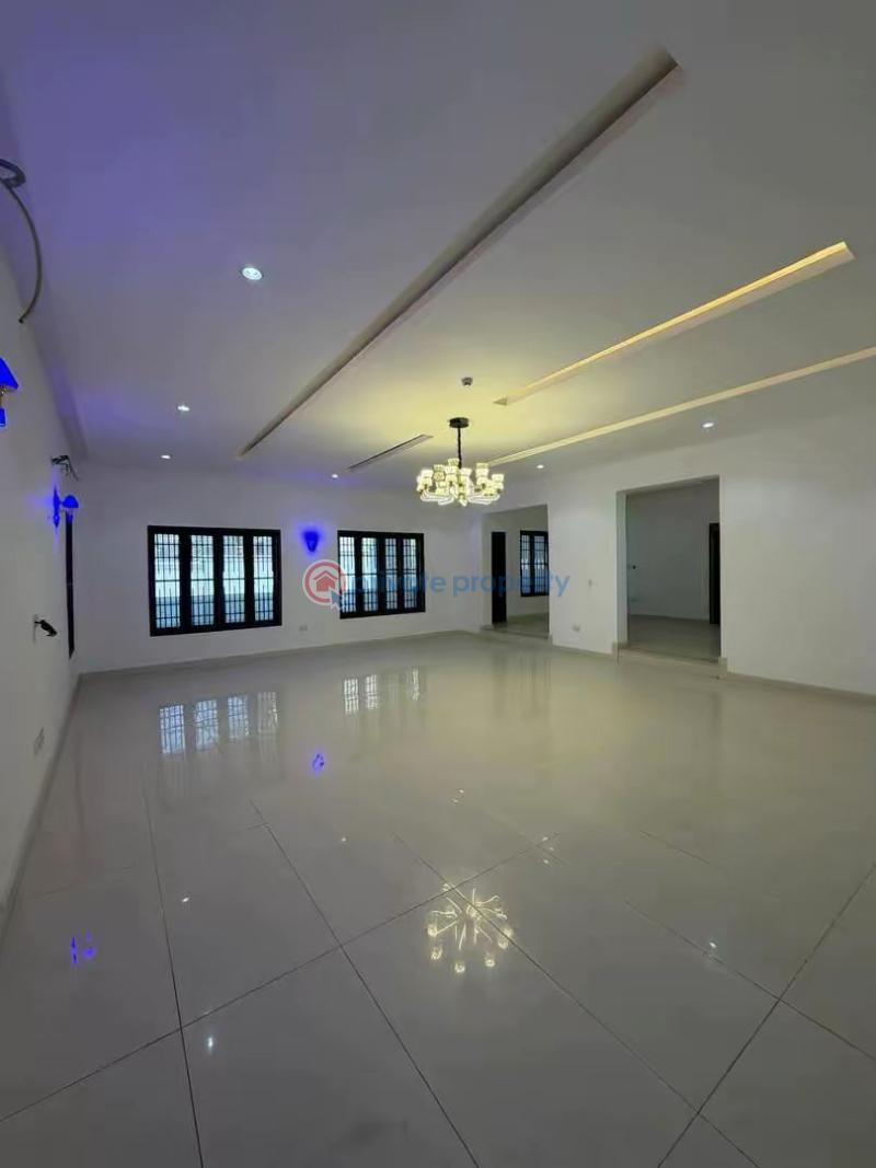 7 bedroom Detached Duplex For Sale Guzape Main Guzape Abuja Phase 1  - 2