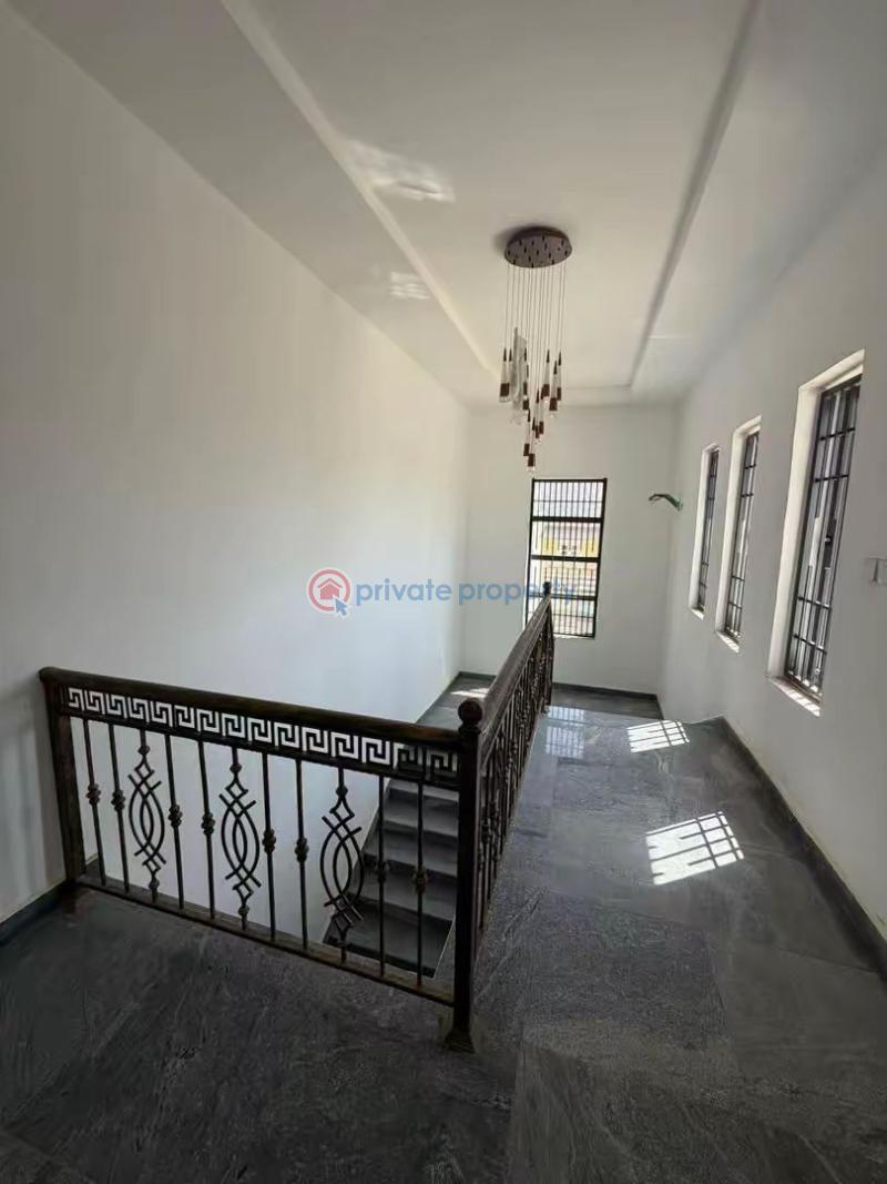 7 bedroom Detached Duplex For Sale Guzape Main Guzape Abuja Phase 1  - 15