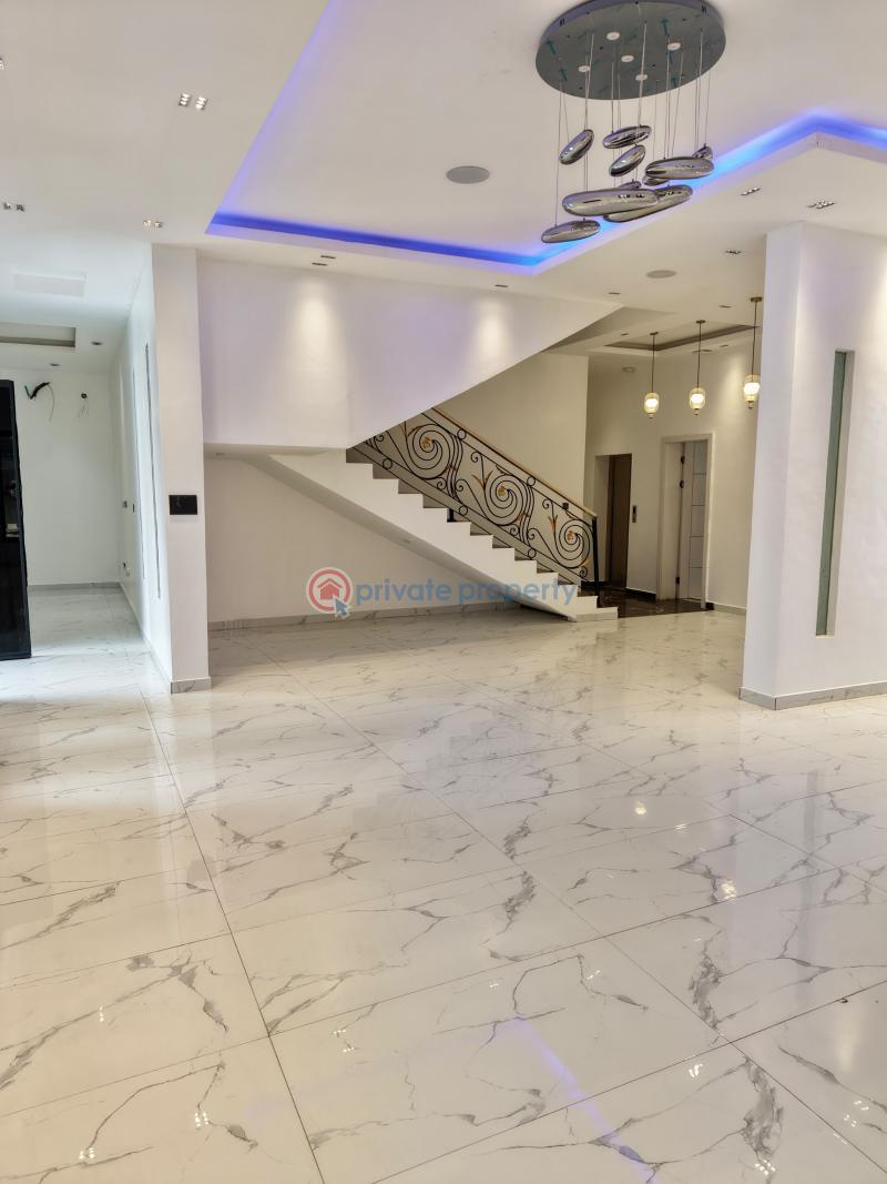 7 bedroom Detached Duplex For Sale Secure Estate Osapa Lekki Lagos - 3