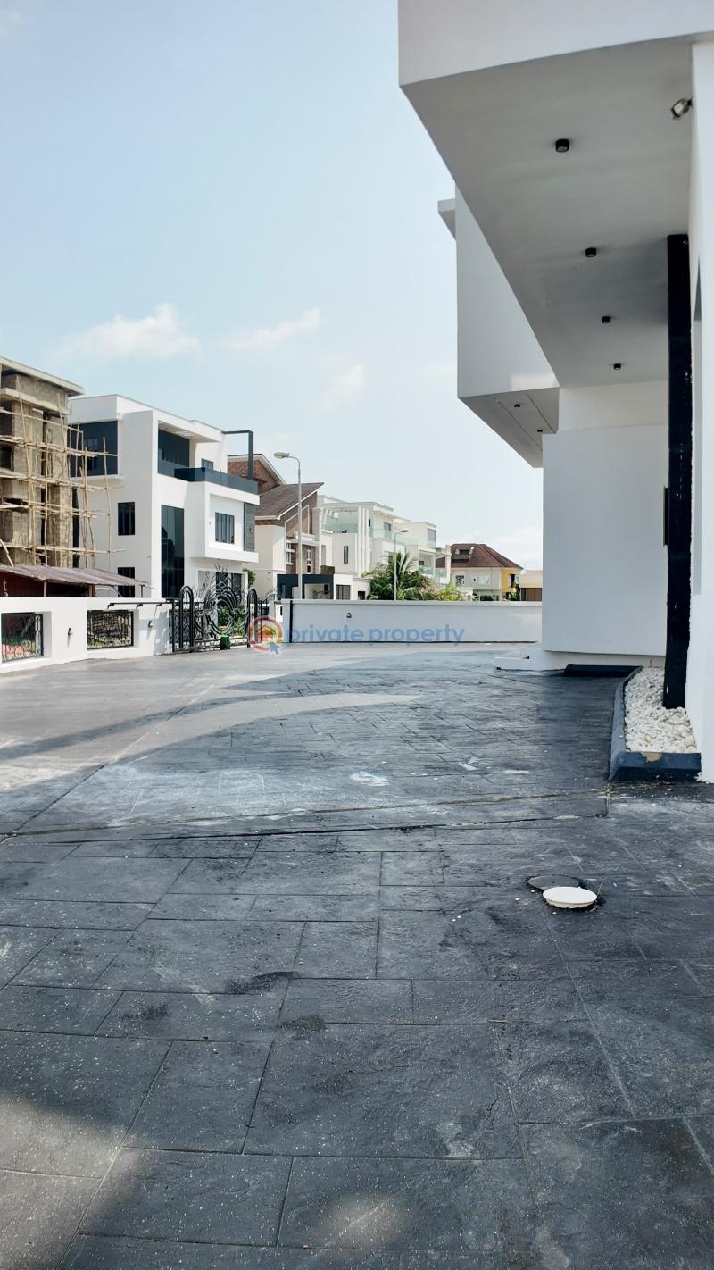 7 bedroom Detached Duplex For Sale Secure Estate Osapa Lekki Lagos - 20