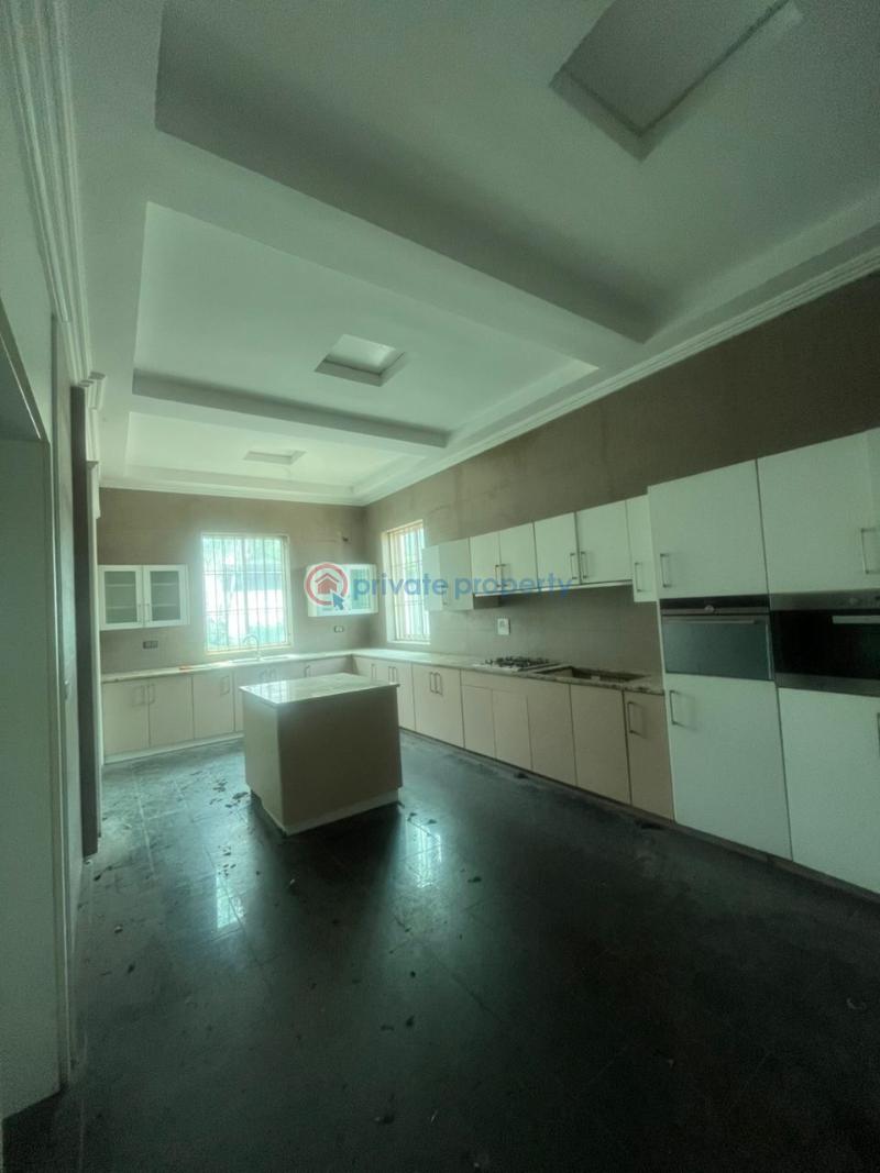 7 bedroom House For Sale Guzape Abuja Phase 1  - 3