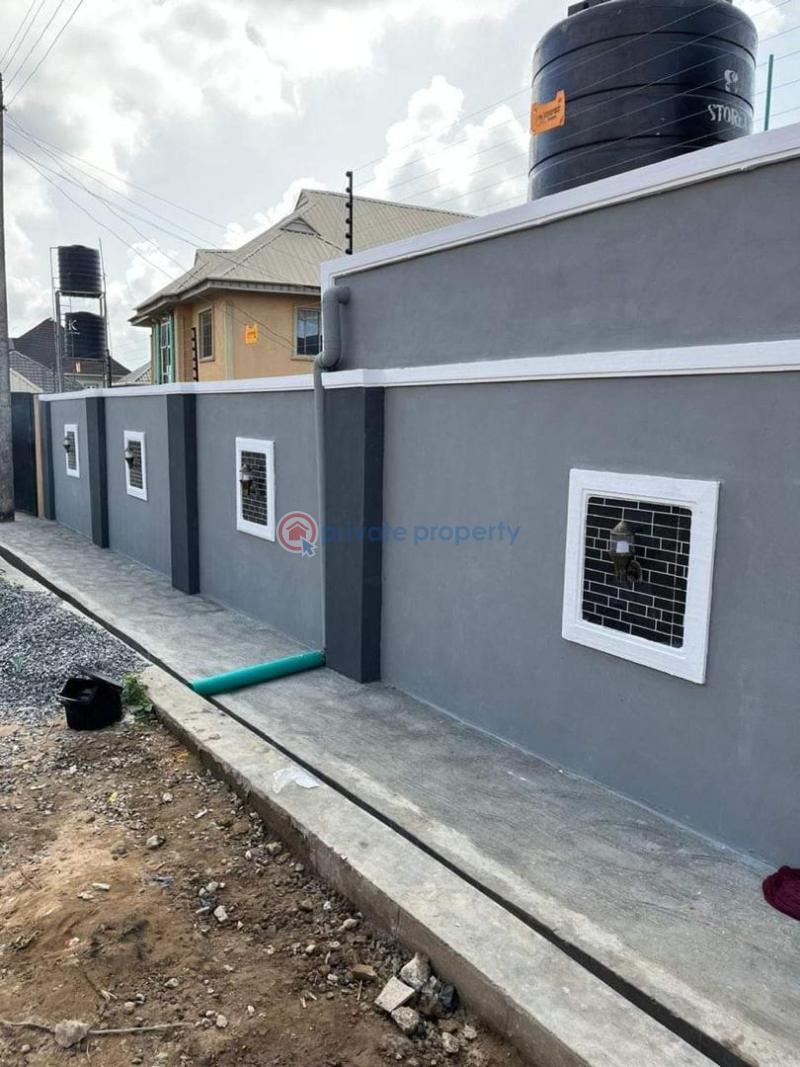 1 bedroom Block Of Flats For Sale Elebu Off Akala Express Ibadan Oyo - 3