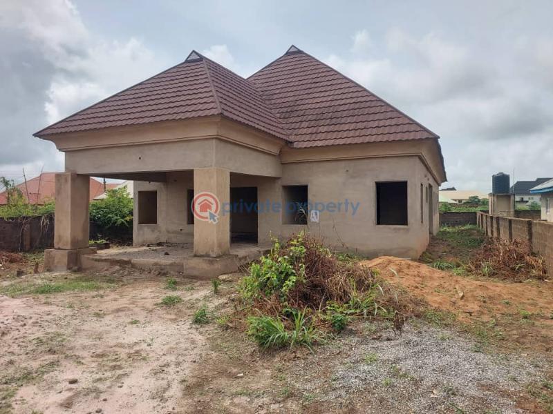 4 bedroom Detached Bungalow For Sale Laderin Estate Agunrete Ikereku. Oke Mosan Abeokuta Ogun - 1