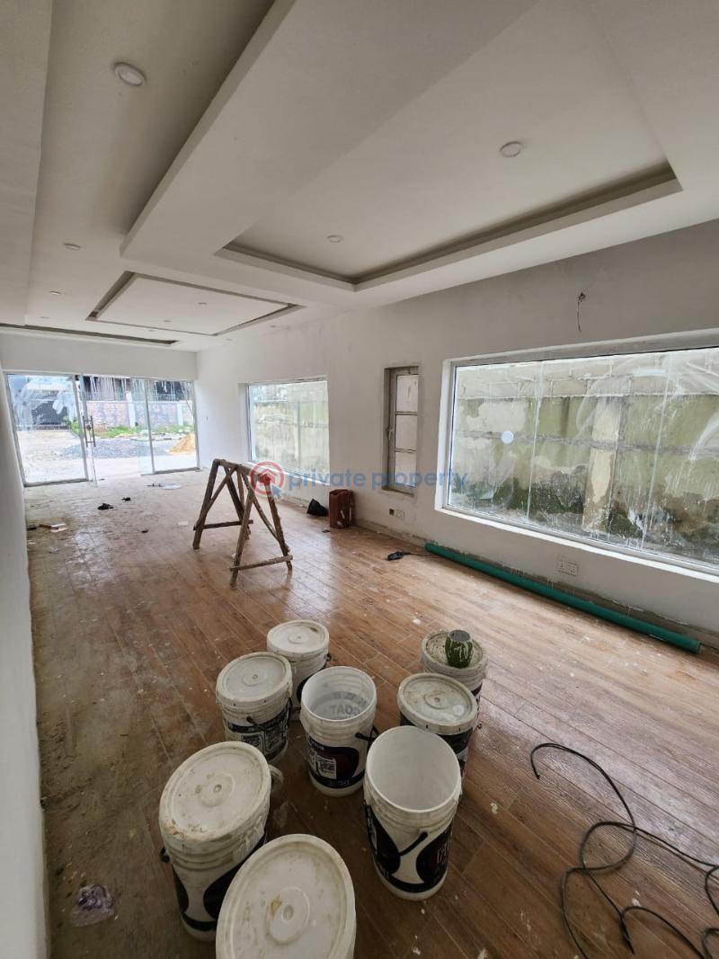 Shop For Rent Lekki Phase 1 Lagos - 3