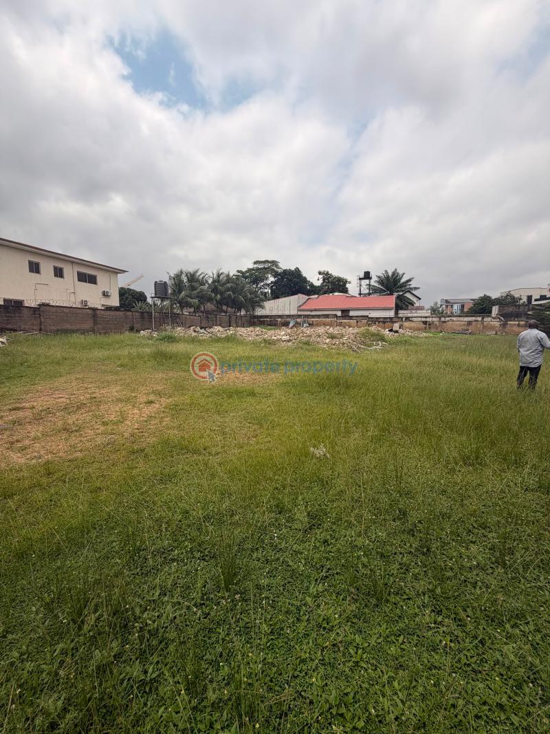 Land For Sale Kobiewu Crescent, Iyanganku Gra, Ibadan. Ibadan Oyo - 2