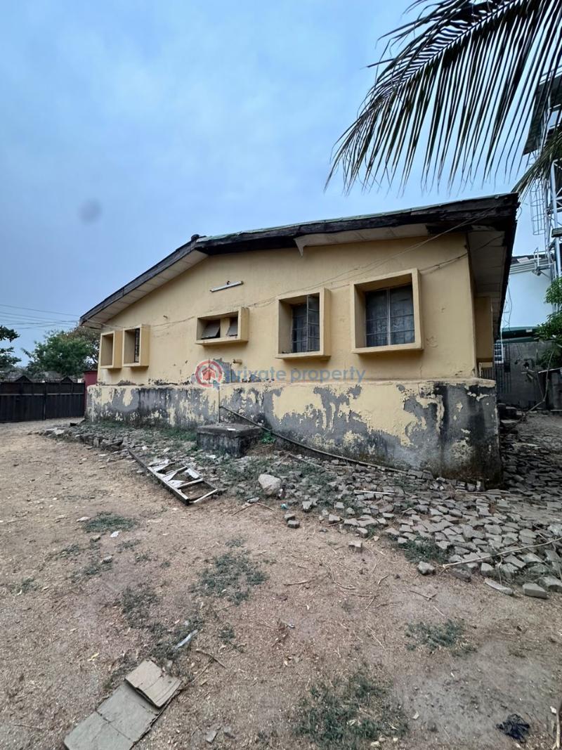 House For Sale Wuse Zone 3 Zone 1-7 Abuja Phase 1  - 0