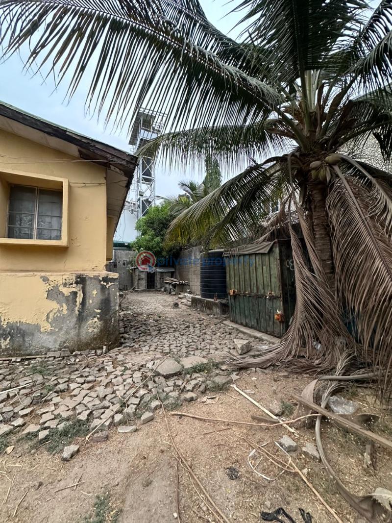 House For Sale Wuse Zone 3 Zone 1-7 Abuja Phase 1  - 4