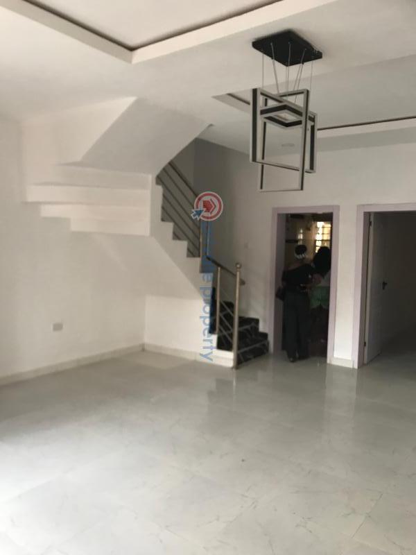 4 bedroom Terrace For Sale G.r.a Ikota Lekki Lagos - 0