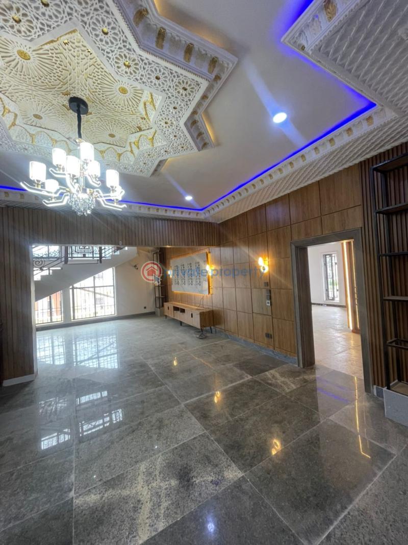 7 bedroom Detached Duplex For Sale Guzape Abuja Phase 1  - 4