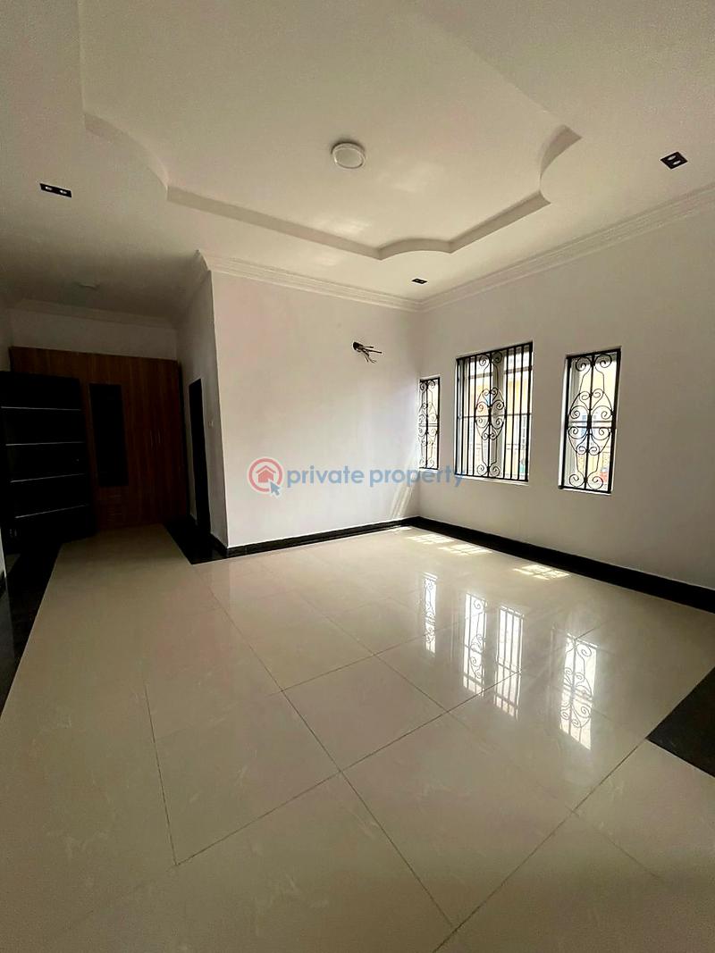 8 bedroom House For Sale Lekki Lagos - 5
