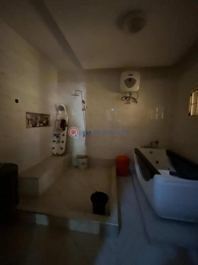 8 bedroom Detached Duplex For Sale Kaura Abuja Phase 2  - 3
