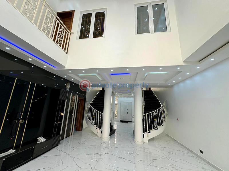 8 bedroom Flat & Apartment For Sale Lekki Lagos - 2