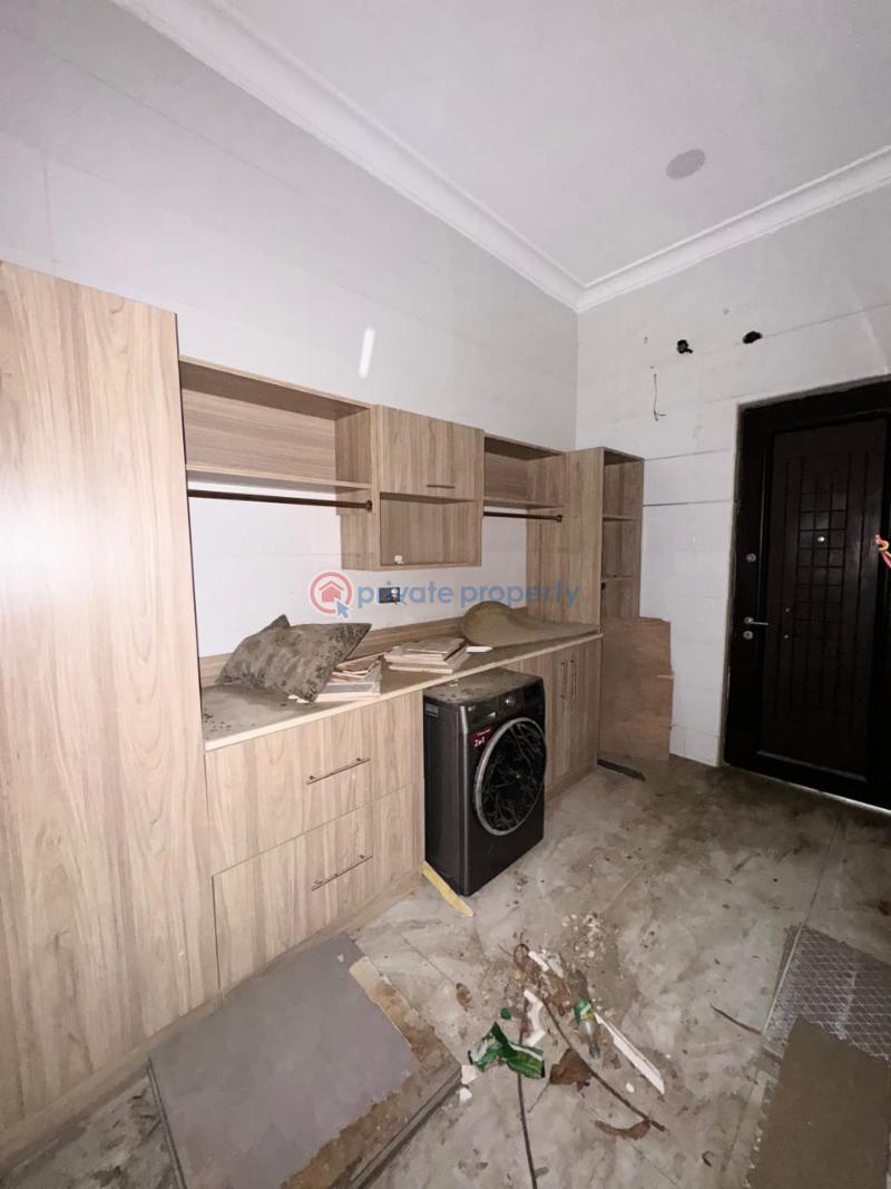8 bedroom Detached Duplex For Sale Lekki Phase 1 Lagos - 10