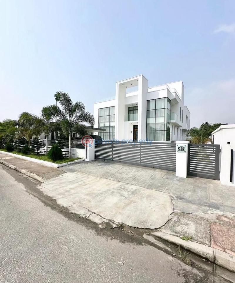 8 bedroom Duplex For Sale Royal Garden Estate Ajah Lagos - 17