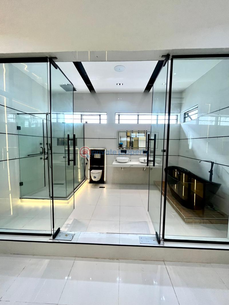 8 bedroom Duplex For Sale Royal Garden Estate Ajah Lagos - 19