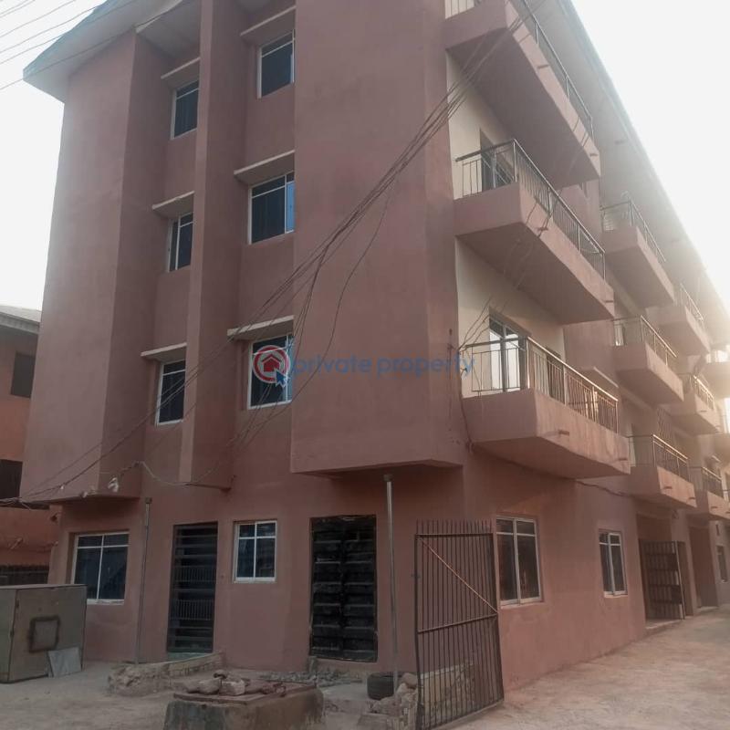 10 bedroom Townhouse For Sale Achara Layout Enugu Area 