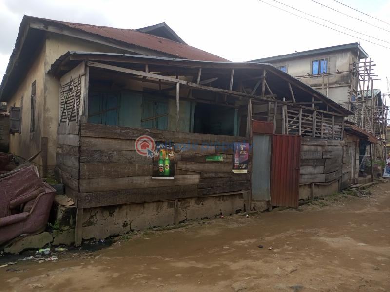 8 bedroom Bungalow For Sale Olugbode Bus Stop, Odo Ona, Apata, Ibadan. Odo ona Ibadan Oyo - 0