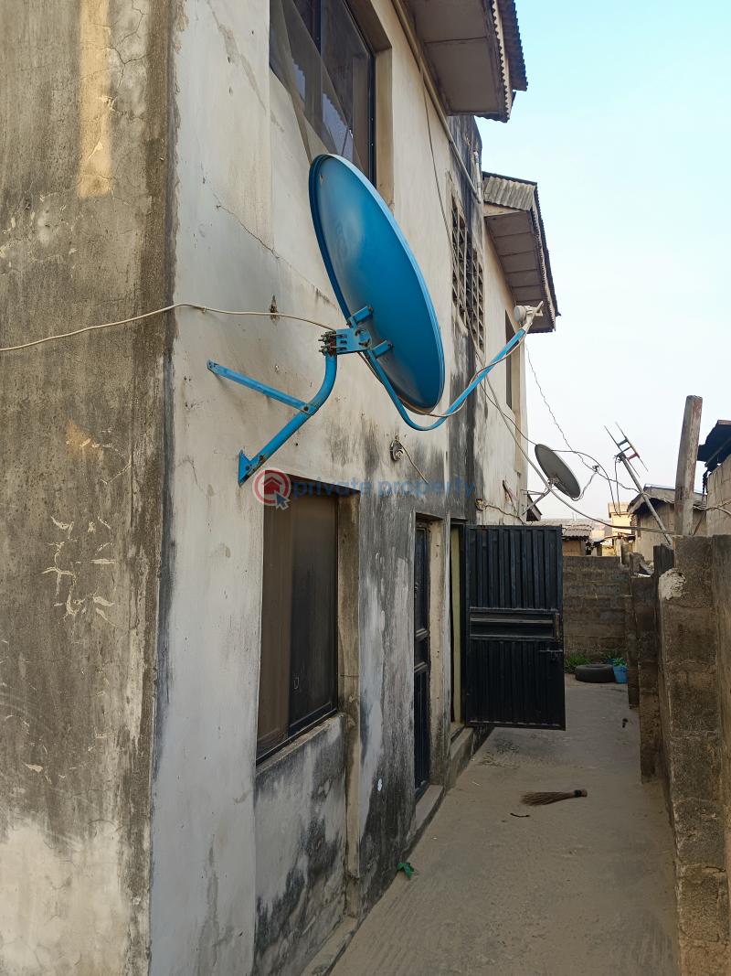 10 bedroom Block Of Flats For Sale After Laspo Tech University Odogunyan Ikorodu Lagos - 3