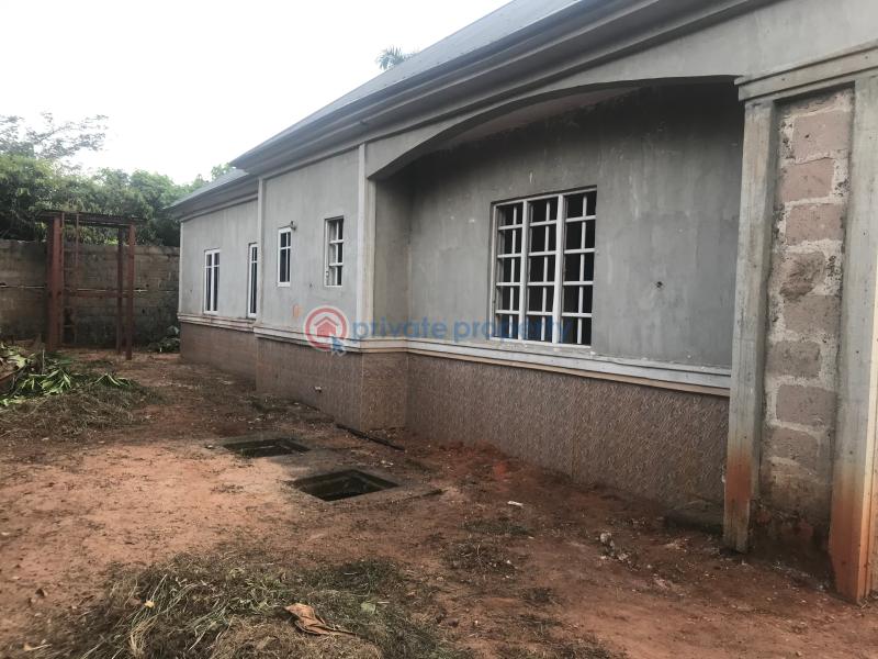 For sale 4 bedroom Bungalow Located Along Okwuratta/orji Road, Owerri