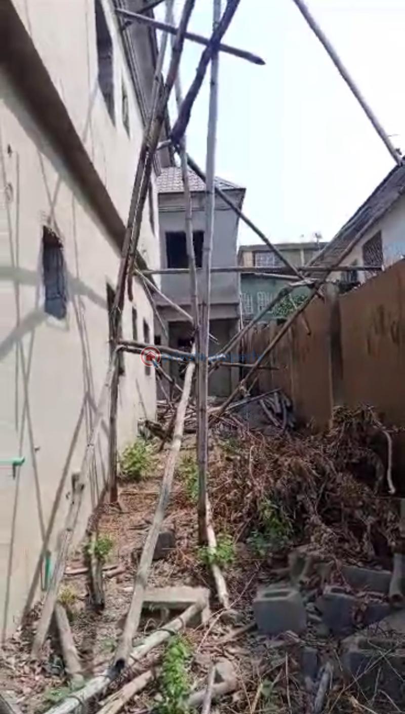 4 bedroom Semi detached Duplex For Sale 10 Odehinde Street, Felele Molete Ibadan Oyo - 2