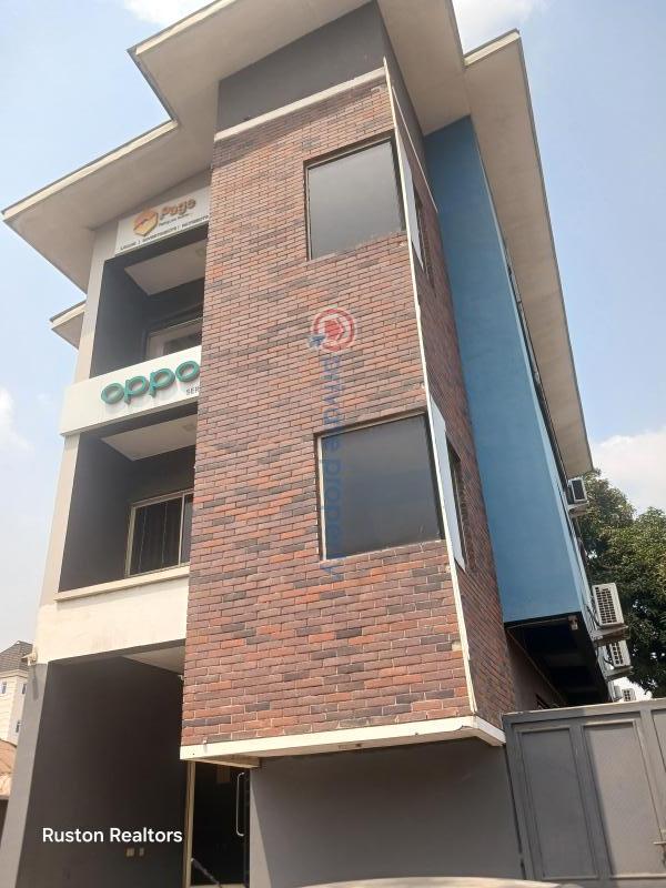 6 bedroom Office For Sale Mokola Road Ibadan Oyo - 0