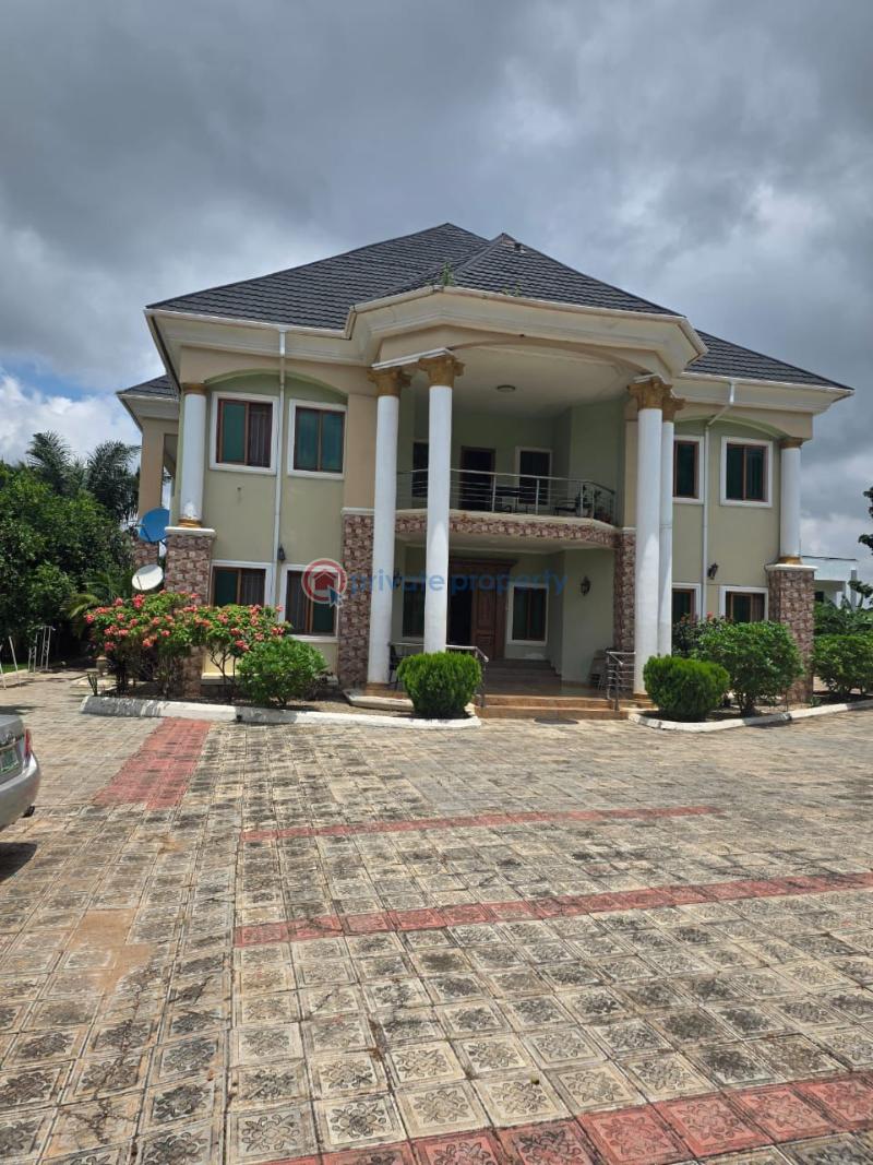 8 bedroom Detached Duplex For Sale Guzape, Guzape Abuja Phase 1 