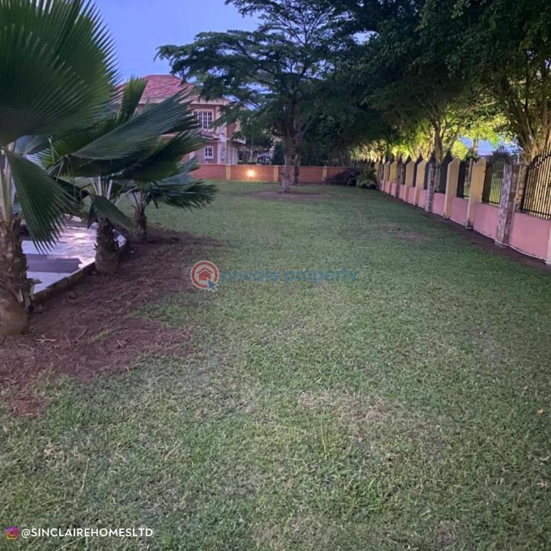 8 bedroom Detached Duplex For Sale Estate By Lekki Ajah Lagos - 3