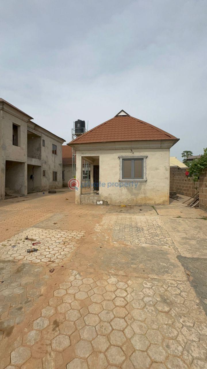 2 bedroom Block Of Flats For Sale Adebomi Oleyo Road Ashipa Tipper Garage Akala Express Ibadan Oyo - 4