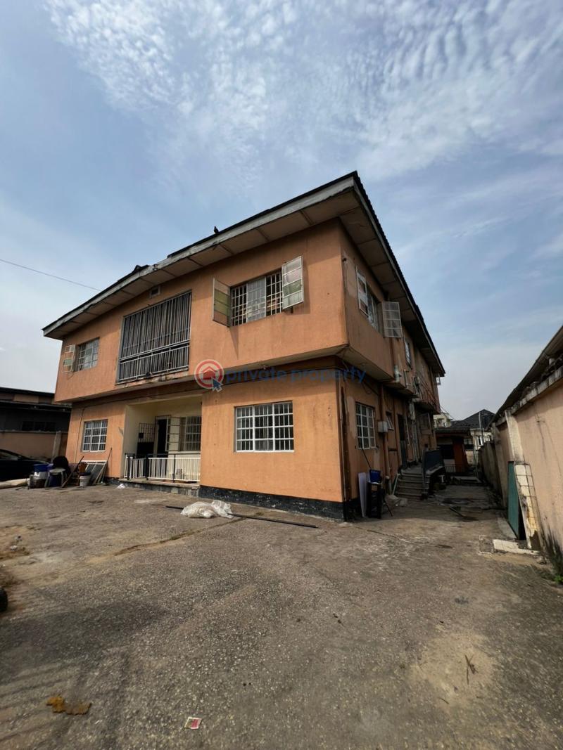 10 bedroom House For Sale Soluyi Ifako-Gbagada Lagos - 10