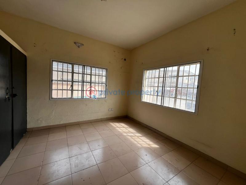 10 bedroom House For Sale Soluyi Ifako-Gbagada Lagos - 6