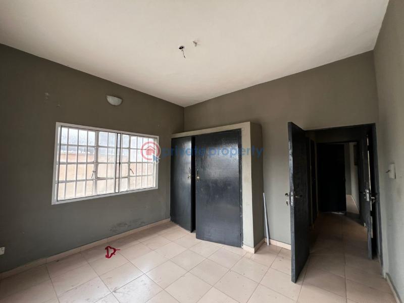 10 bedroom House For Sale Soluyi Ifako-Gbagada Lagos - 11