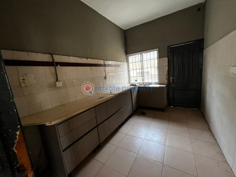 10 bedroom House For Sale Soluyi Ifako-Gbagada Lagos - 0