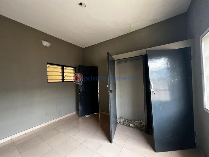 10 bedroom House For Sale Soluyi Ifako-Gbagada Lagos - 5