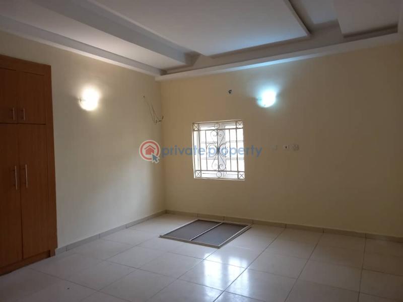 For sale 9 bedroom Bungalow University Of Abuja Teaching Hospital