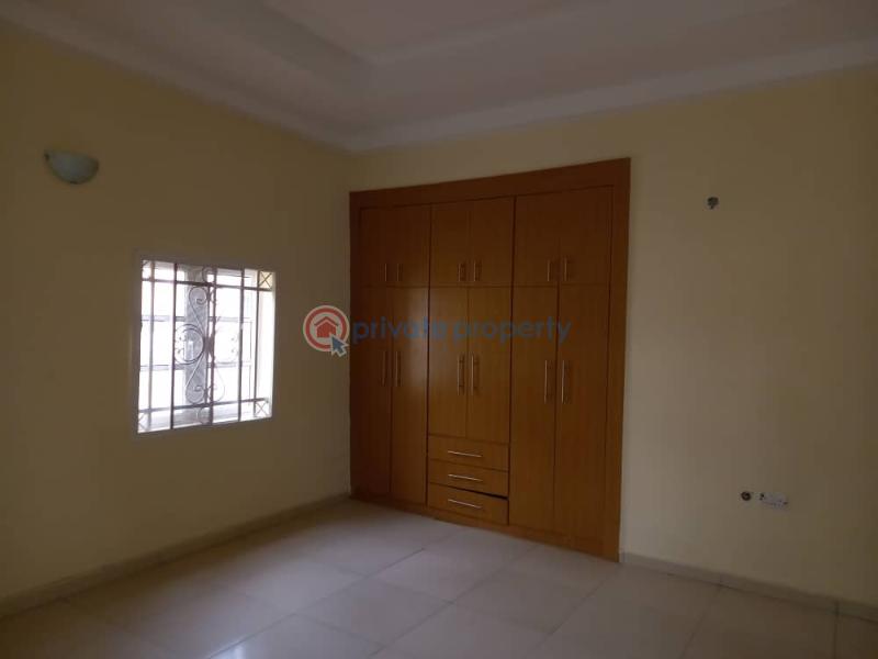 For sale 9 bedroom Bungalow University Of Abuja Teaching Hospital